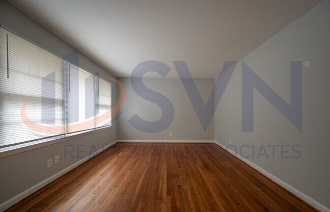 Foto del edificio - Refreshed 3 Bedroom / 2.5 Bath Ranch Style Home in Parkwood Neighborhood!