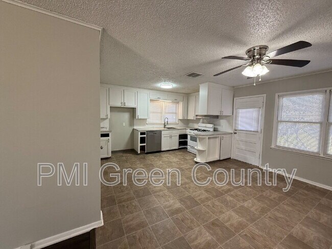 Foto del edificio - 1017 E 38th Pl