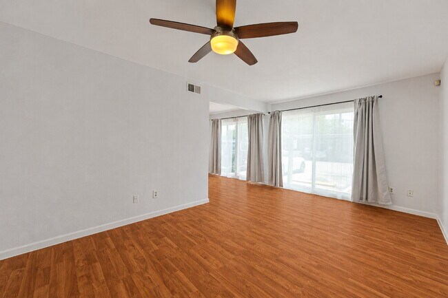 Foto del edificio - Clean & Bright Gated 1BR Near Downtown Austin