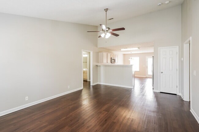 Building Photo - 7140 S Hampton Blvd