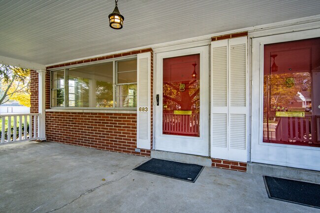Building Photo - 681 Far Hills Ave
