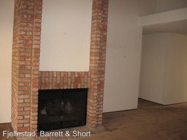 Building Photo - 2 br, 2 bath House - 5605-B Adobe Falls #35