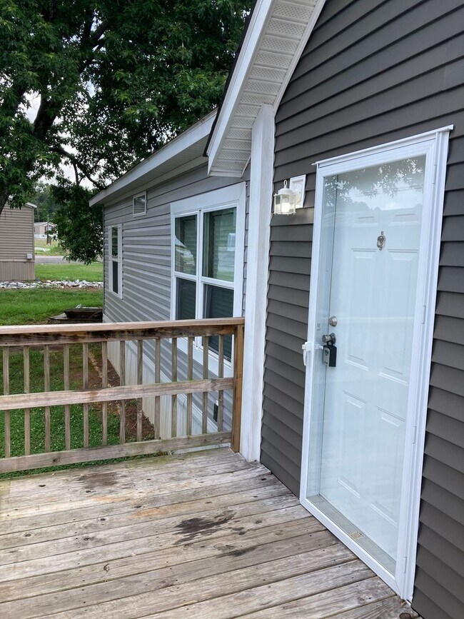 Foto del edificio - University Estates Mobile Home Community