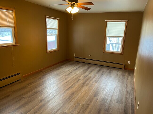 Dormitorio 1 - 1620 3rd Ave SE