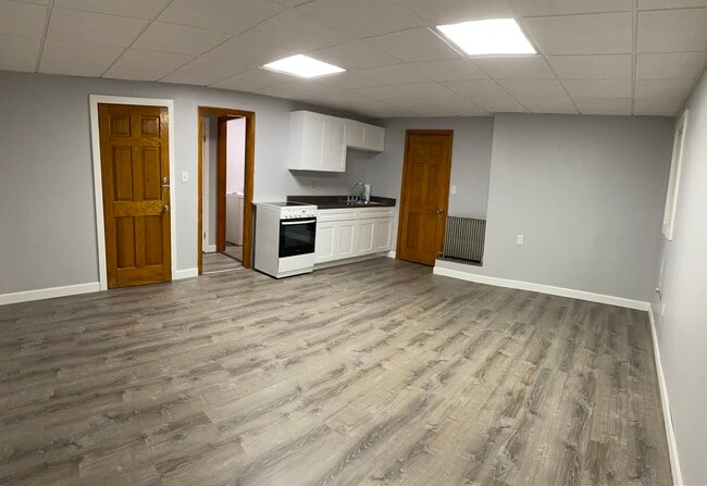 Building Photo - 16 Brookside Rd