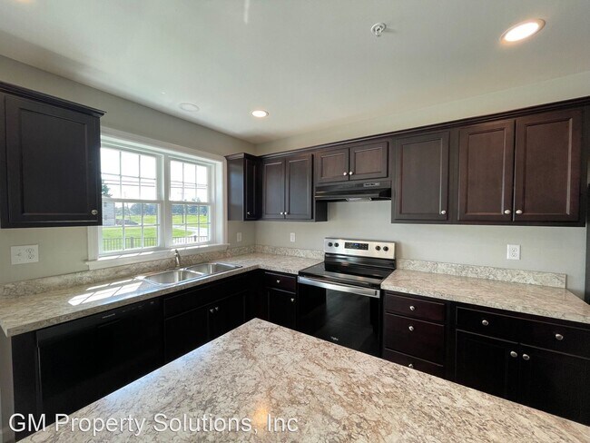 Foto del edificio - 3 br, 2.5 bath House - 249 McCaskey Avenue