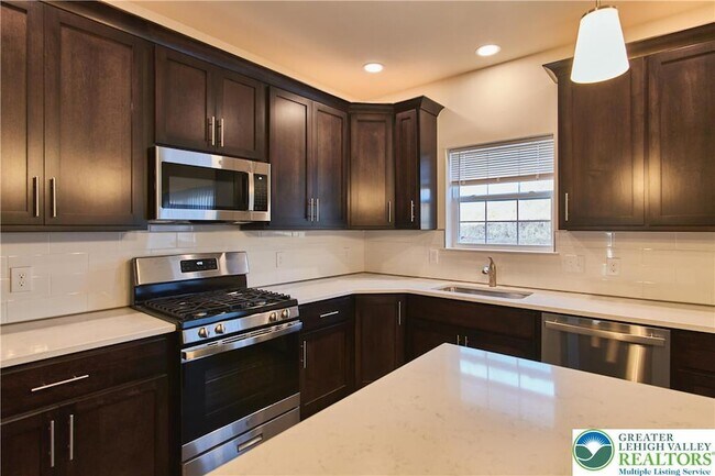 Building Photo - 6639 Stein Way