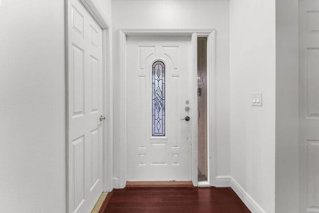 Foto del edificio - 7621 Sierra Terrace W