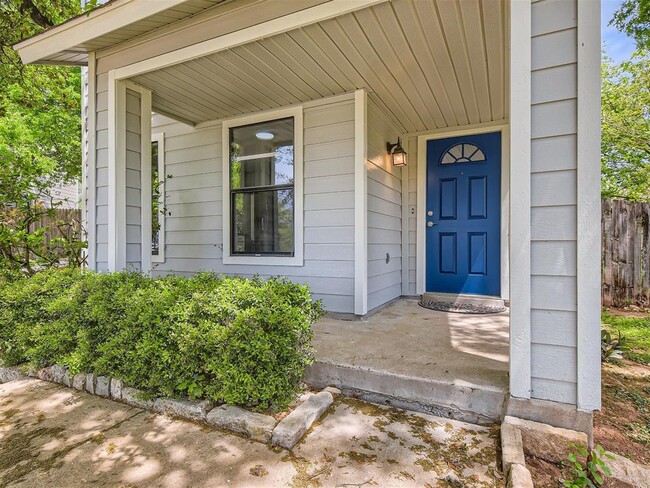 Building Photo - 1520 Curameng Cove