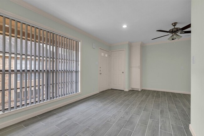 Building Photo - 1311 Antoine Dr