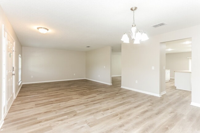 Building Photo - 97122 Yorkshire Dr