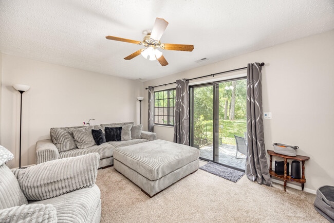 Building Photo - 6307 Cliffside Dr