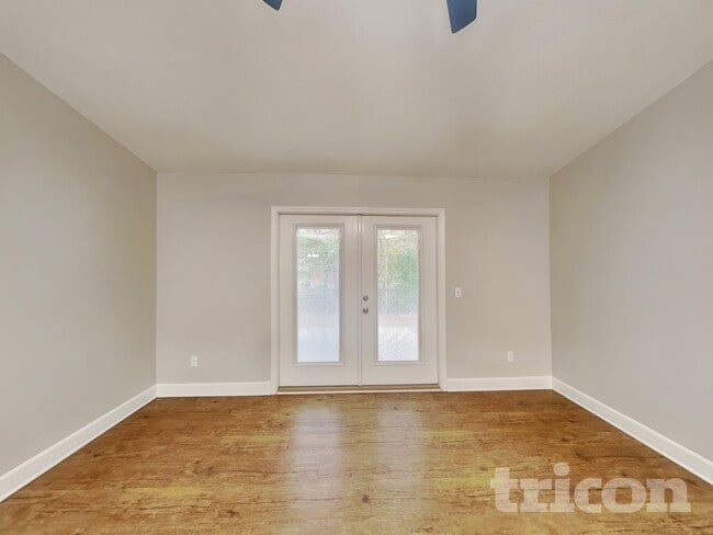 Building Photo - 45197 Weaver Cir