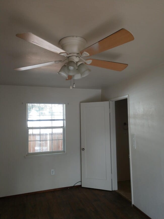 Building Photo - 1372 Vallombrosa Ave