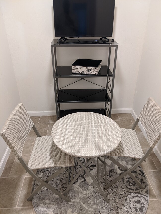 Sitting area in master suite - 2733 Amelia St