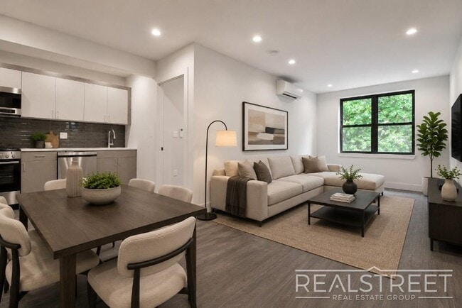 Building Photo - Grand Spacious 2 Bed in Prime Crown Heights