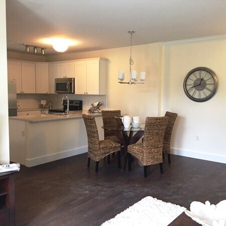 Building Photo - 978 Worcester St