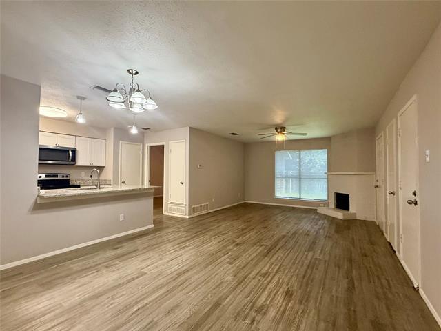 Foto del edificio - 1209 Birchbrook St