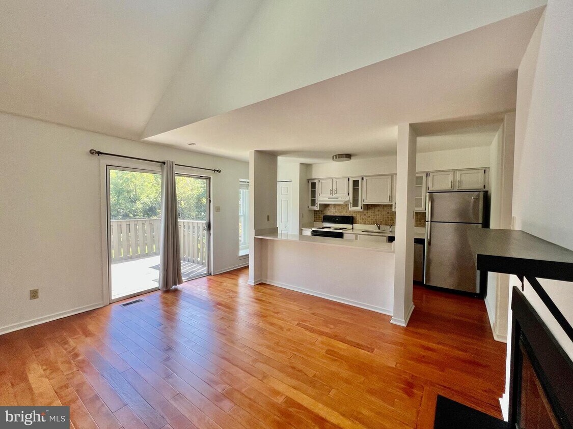 Foto principal - 3707 Davis Ct