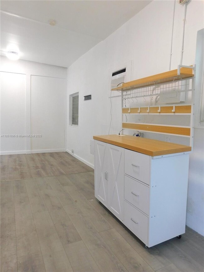 Building Photo - 7613 Biscayne Blvd