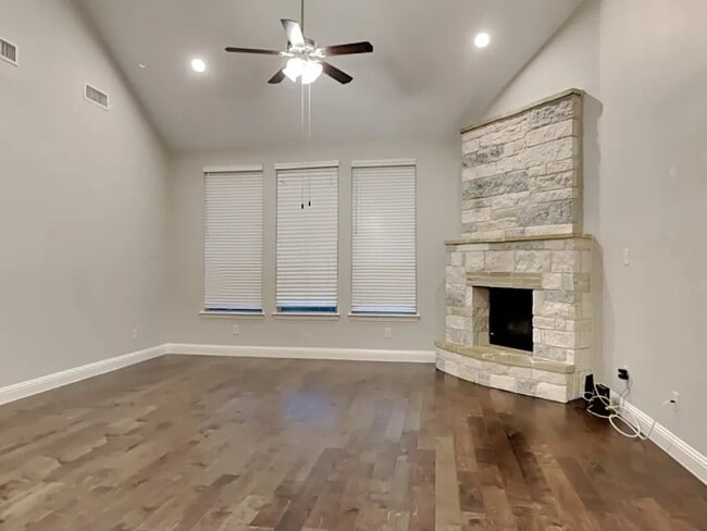 Building Photo - 14914 Blakely Wy