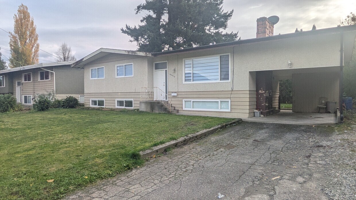 Photo principale - 46050 Camrose Ave