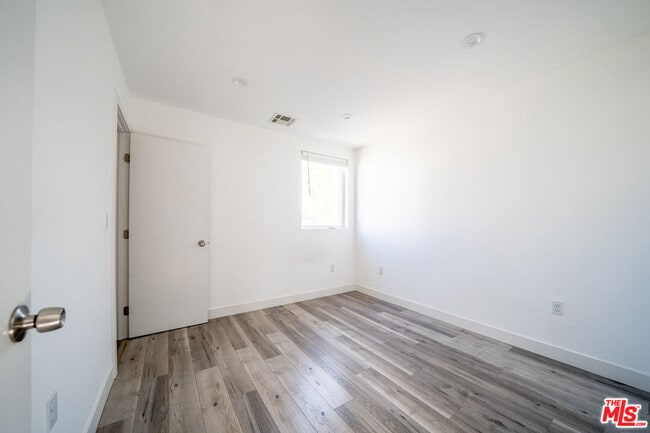 Building Photo - 5746 Elmer Ave