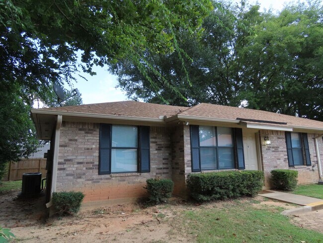Foto del edificio - Whitehouse ISD -3 Bedroom, 2 Bath Duplex