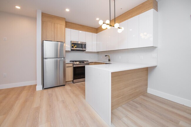 Building Photo - 6710 Park Ave
