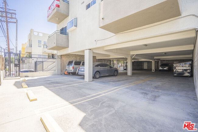Building Photo - 22705 Del Valle St