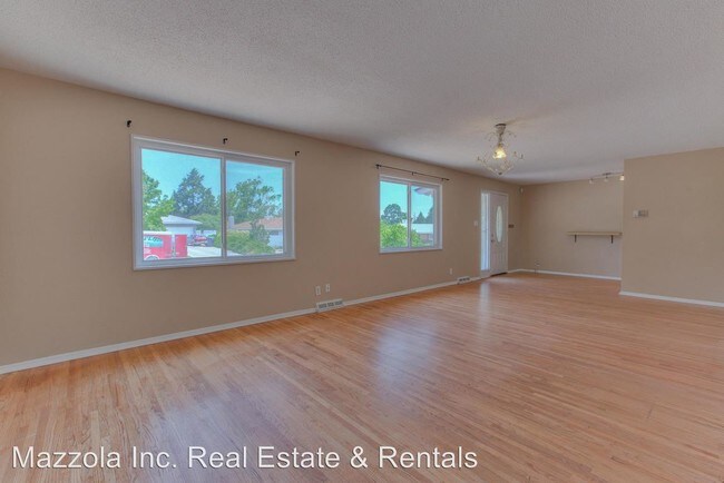 Foto del edificio - 6205 Rogers Ave NE