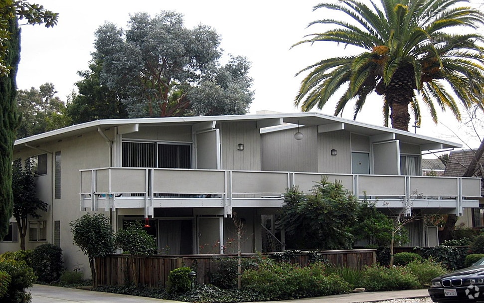 Primary Photo - 628 Forest Ave