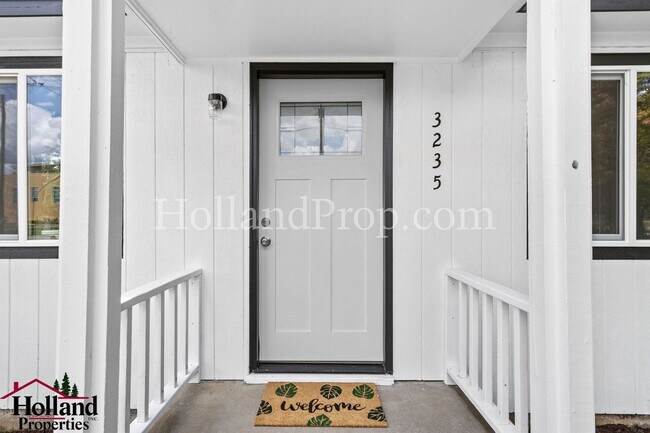 Foto del edificio - Charming Fully Renovated Bungalow with Mod...