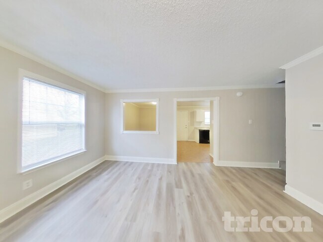 Foto del edificio - 4518 Connaught W Dr