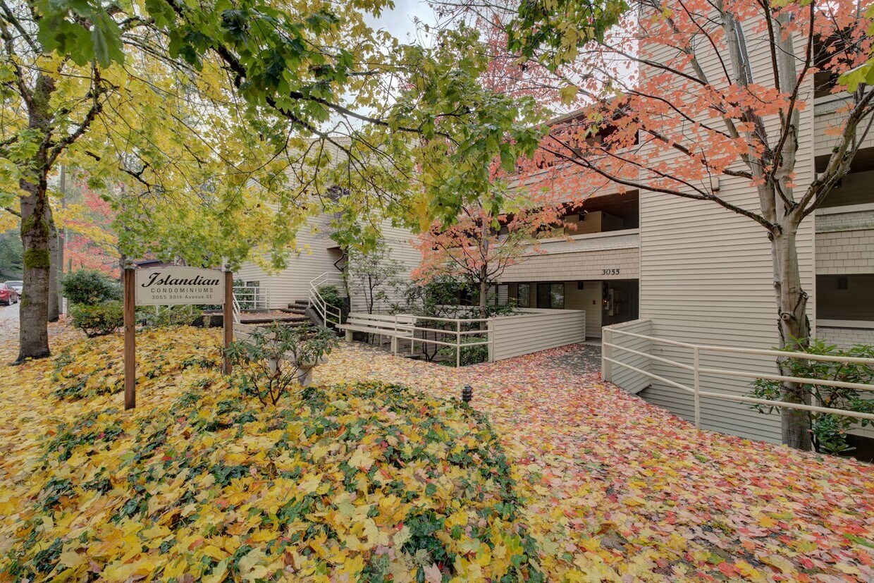 Foto principal - 2bd/1.75ba Mercer Island Condo