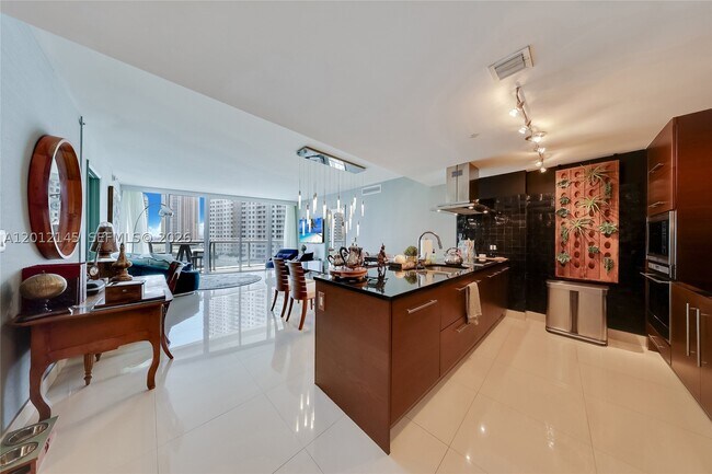 Foto del edificio - 465 Brickell Ave