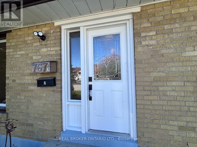 Building Photo - 767 Gaspe Ave
