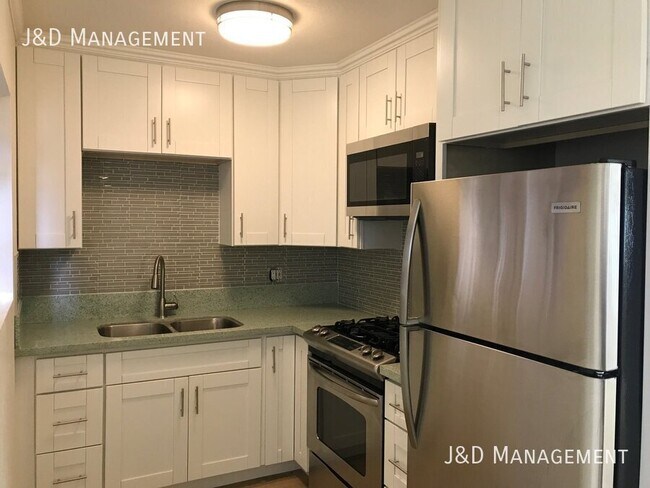 Foto del edificio - Upgraded Apartment near Liberty Station wi...