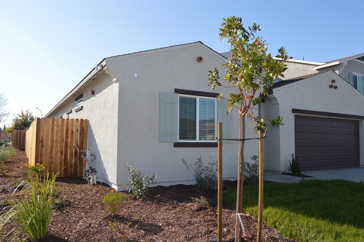 573 Bedfordshire Dr, Patterson, CA 95363 House Rental in Patterson