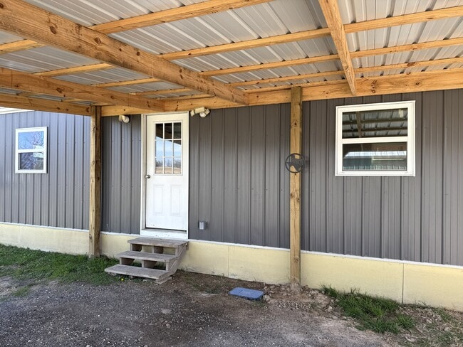 Building Photo - 279 Private Rd