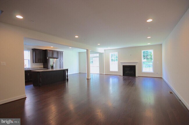 Foto del edificio - 10916 Fairmont Ln