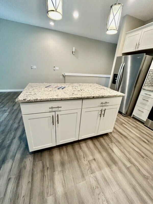 Foto del edificio - 5683 Sunstone Pl