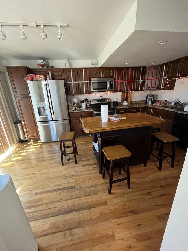 Cocina - 1515 Harrison Ave