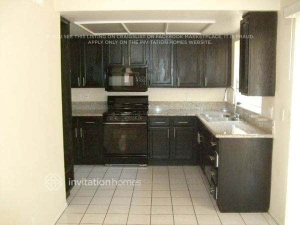 Building Photo - 39201 Chalfont Ln