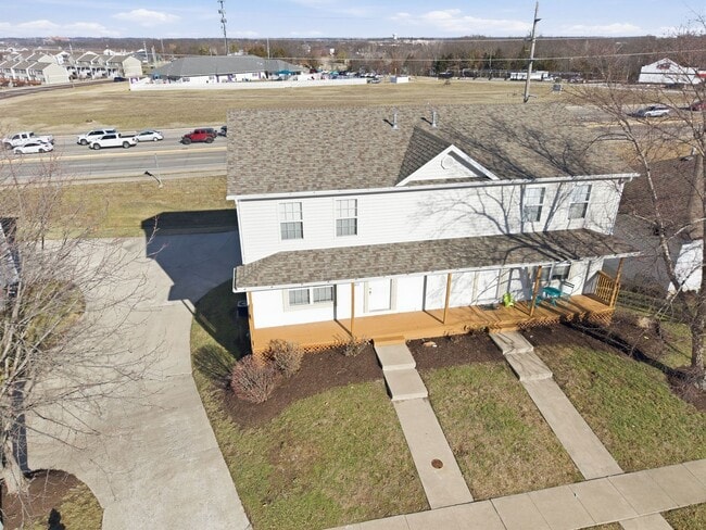 Foto del edificio - 2413-2415-2415 Northampton Dr