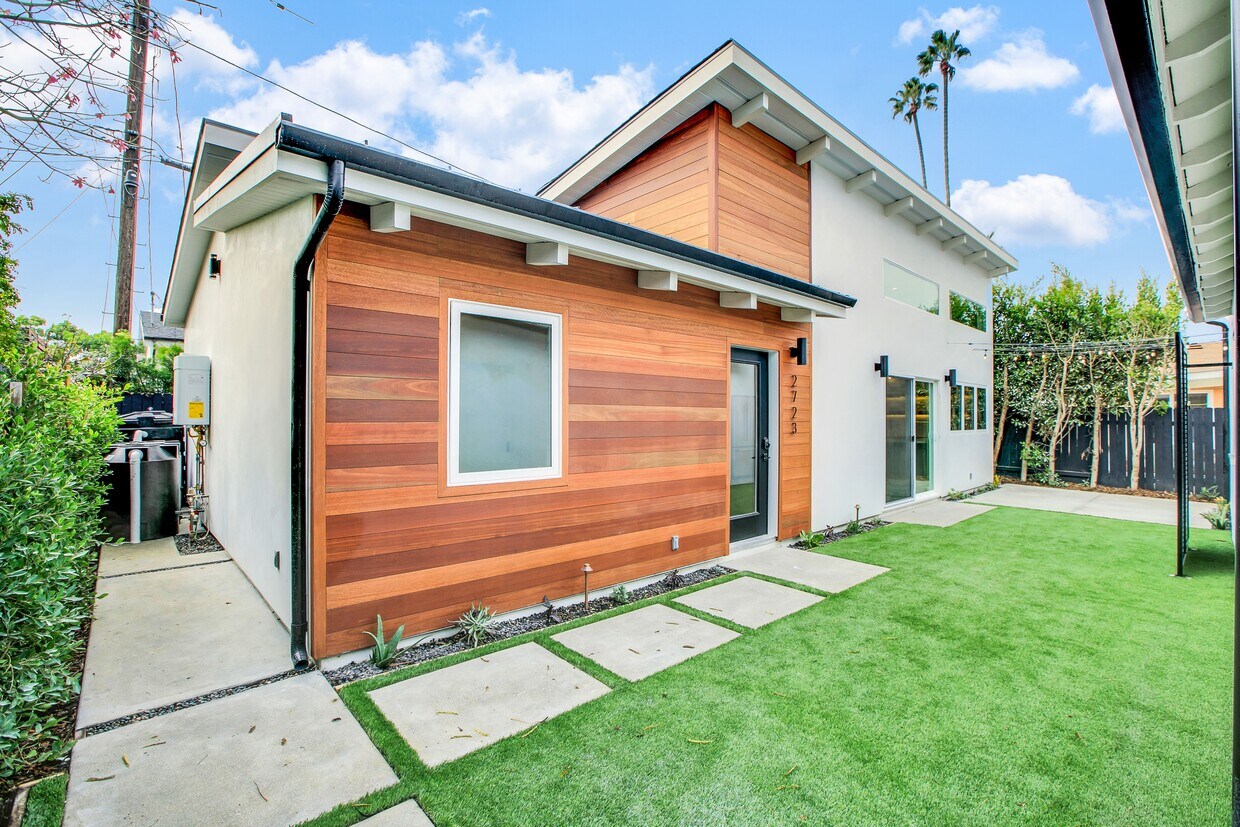 Foto principal - 2723 Burkshire Ave
