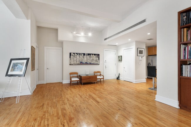 Building Photo - 126 W 22nd St