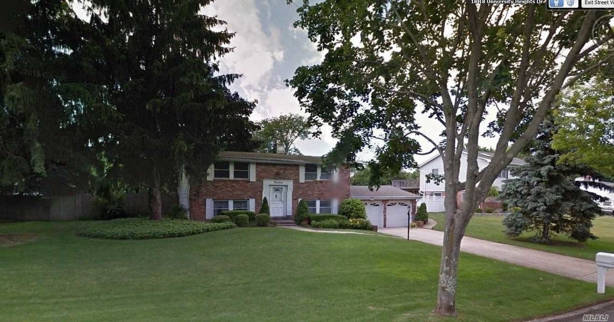 Building Photo - 19 University Heights Dr