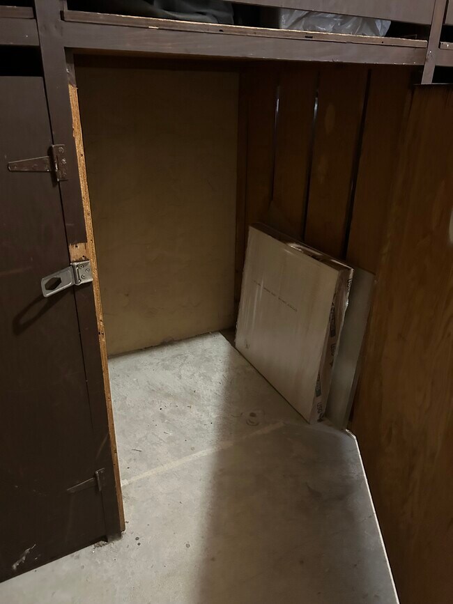 storage - 1335 W 68th St