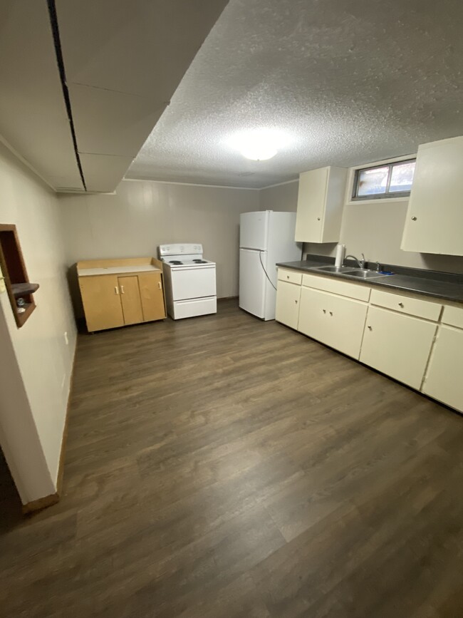 Foto del edificio - 615 E 5th St